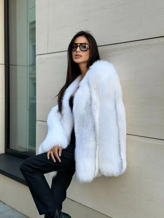 Шуба из меха белой крестовой лисы Vintage style, цельные пластины - фото 11