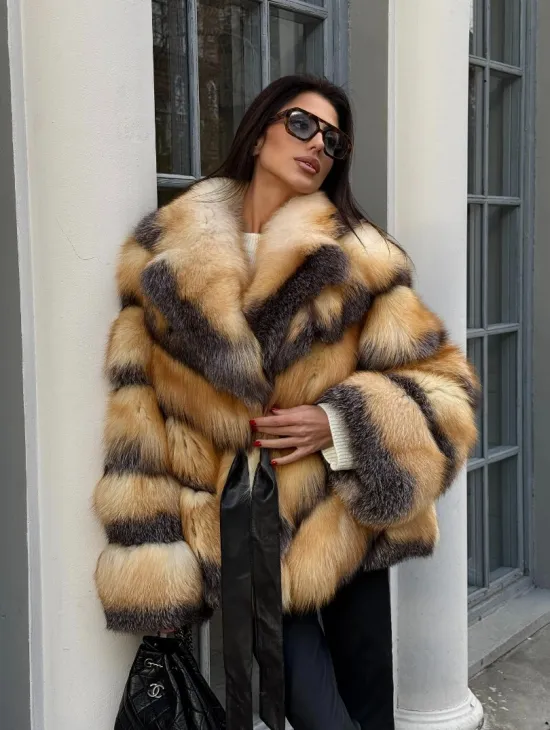 Шуба из меха лисы Golden-grey fox с английским воротником, с поясом - фото 10