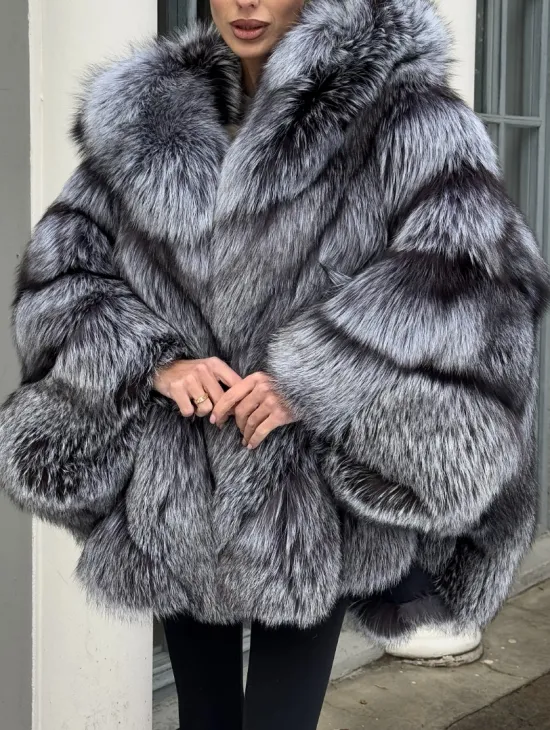 Шуба - пончо из чернобурки с капюшоном - фото 1