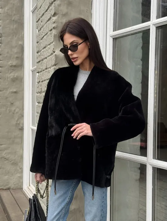 Комбинированная женская дубленка из мутона с мехом норки - фото 6