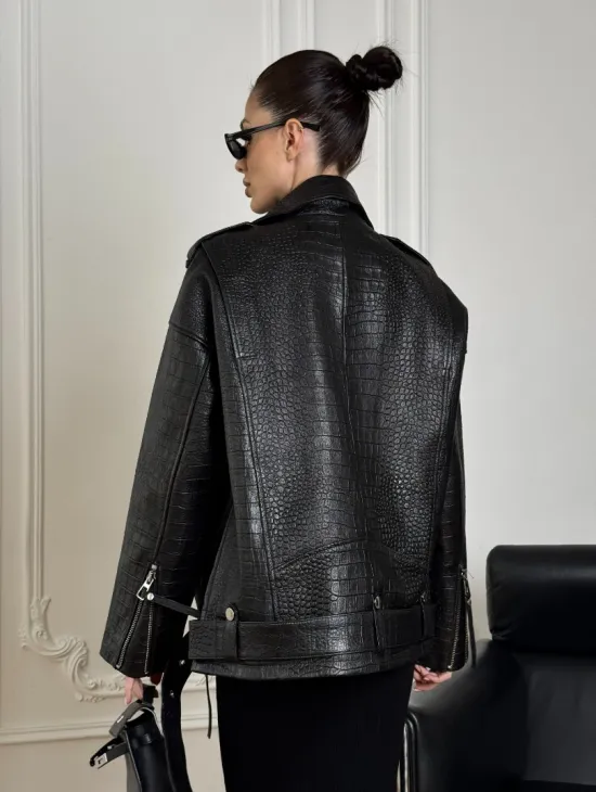 Total black удлиненная женская косуха из натуральной кожи CROCO с косой застежкой-молнией - фото 4