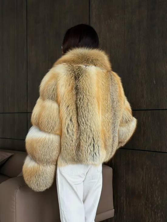 Полушубок-кроп с шалевым воротником из лисы - фото 10