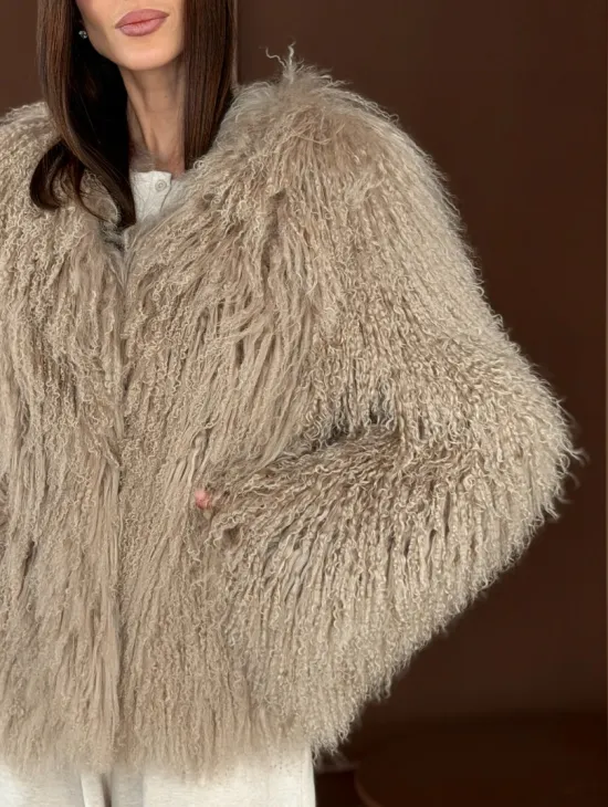 Шуба из натурального меха ламы - фото 2