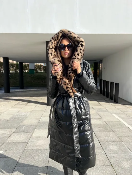 Пуховик с отделкой из меха аукционной норки в анималистическом стиле - фото 3